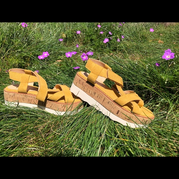 Sarah Platform Sandals Size 8.5 - Picture 2 of 5